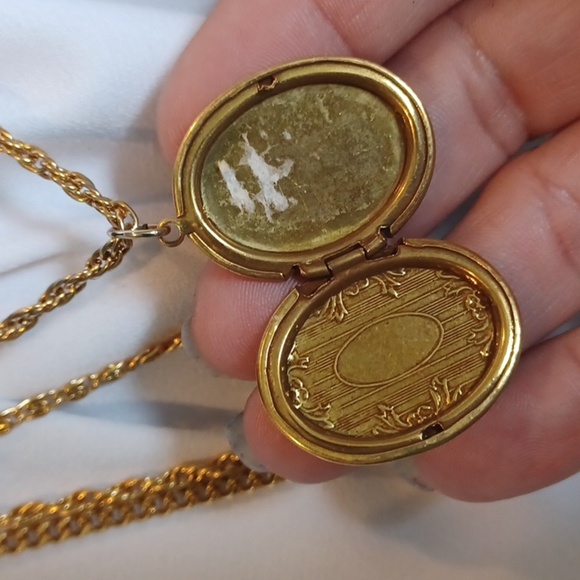 1960s Goldette NY Layered Locket & Pendant Necklace Beautiful! 20"-32" chains - Picture 4 of 10